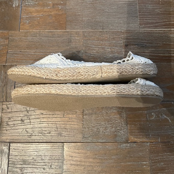 Cliffs by White Mountain Raise Crochet Espadrille - Picture 8 of 11